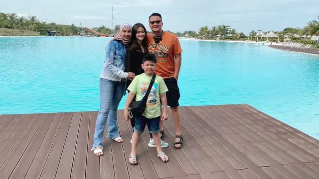 [Fimela] Ferry Maryadi dan Harliafa Princy