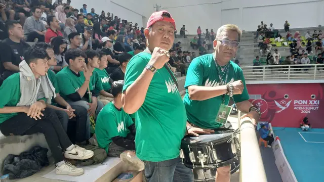 Suporter voli Jatim