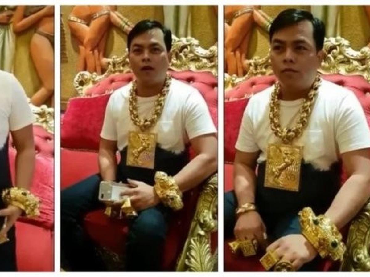 Terobsesi Emas, Pria Ini Pakai Perhiasan Seberat 13 Kg Setiap ...
