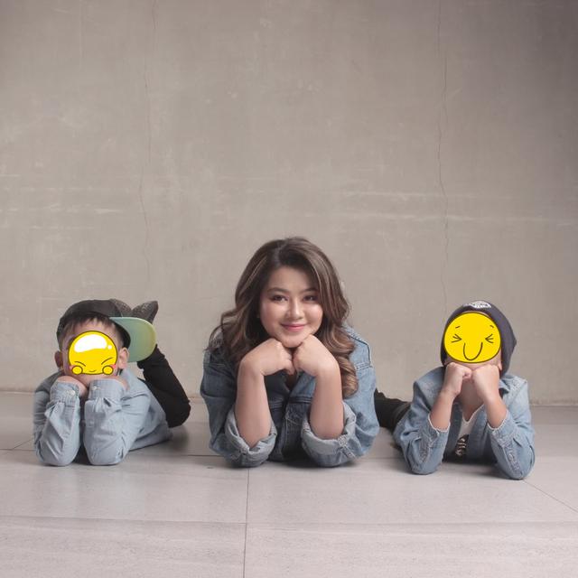 Dikabarkan Lepas Hijab, Ini 5 Potret Terbaru Sherrin Tharia Mantan Istri Zumi Zola