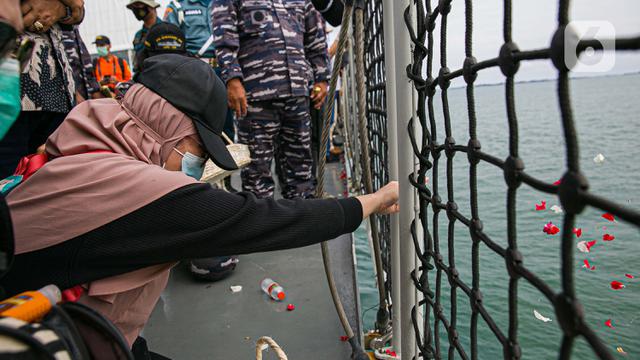 Doa Bersama dan Tabur Bunga Jatuhnya Pesawat Sriwijaya Air SJ 182