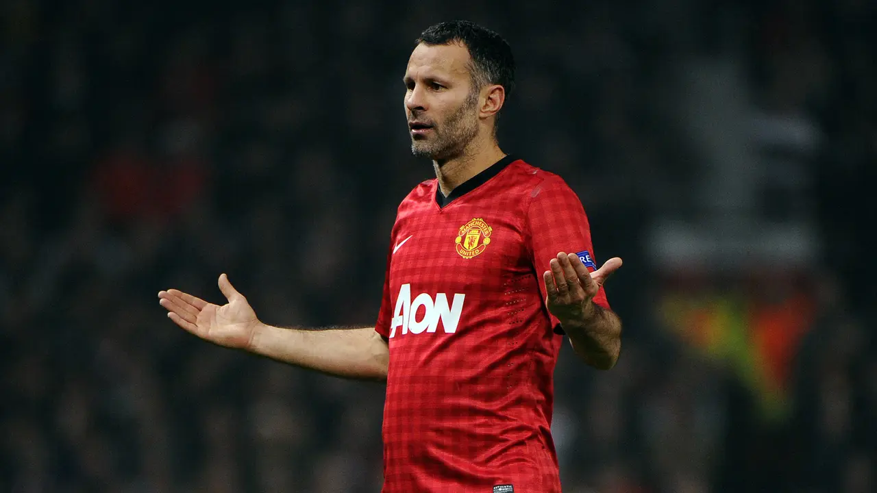 FOTO: 4 Pemain Tertua yang Pernah Memperkuat Manchester United Sepanjang Sejarah - Ryan Giggs