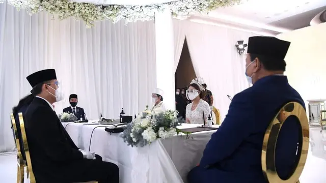 Jadi Saksi Nikah, Ini Potret Jokowi dan Prabowo di Akad Nikah Atta Aurel