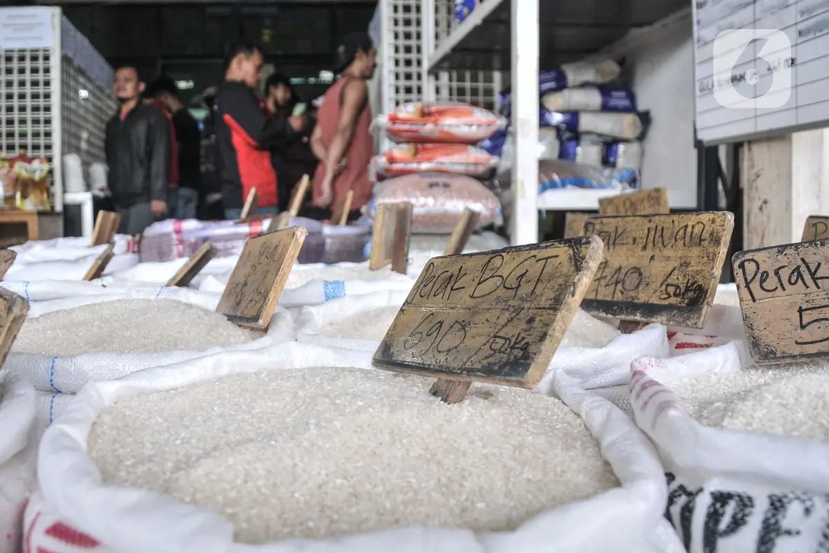 Kolaborasi antar lembaga pemerintah, termasuk Satgas Pangan diperlukan untuk mencegah kenaikan harga beras. Hal ini disampaikan Pengamat Kebijakan Publik dari Universitas Trisakti Trubus Rahadiansyah.