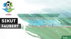 Julien Faubert membuat pemain PSIS, Ibrahim Conteh terkapar karena terkena sikut darinya.