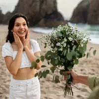 Tanda cinta yang dari hati paling dalam./copyright&nbsp;shutterstock.com/g/prostock_studio