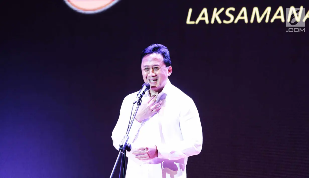 Kepala Bekraf Triawan Munaf memberi sambutan saat peluncuran komik Keumalahayati di Jakarta, Senin (21/5). Laksamana Keumalahayati merupakan Pahlawan Nasional pejuang dari abad ke 16 di Kesultanan Aceh Darussalam. (Liputan6.com/Faizal Fanani)