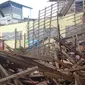 Atap bangunan SD Negeri Ciheuleut 1 Kota Bogor, Jawa Barat, ambruk. (Liputan6.com/ Achmad Sudarno)
