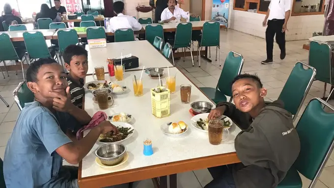 Perjalanan 3 Bocah Asal Sumsel demi Memeluk Ibu di Hari Lebaran