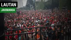 Berita video jakmania nobar pertandingan di tempat yang tidak jauh dari Stadion Utama Gelora Bung Karno, Sabtu (9/12/18).