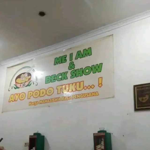 6 Tulisan Bahasa Inggris di Gerobak Jualan Bakso Ini Kocak, Seketika Bikin Mikir