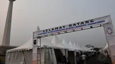 Kementerian menggelar pameran Pengembangan Usaha Ekonomi Daerah di silang Monas, Jakarta, Jumat (7/11/2014). (Liputan6.com/Johan Tallo)
