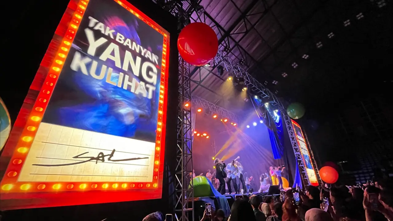 Tur Sal Priadi "Zuzuzaza", yang digelar pada Jumat (30/08/2024) di Basket Hall Senayan, Jakarta (Fimela/Rianti Fitri Wulandari)