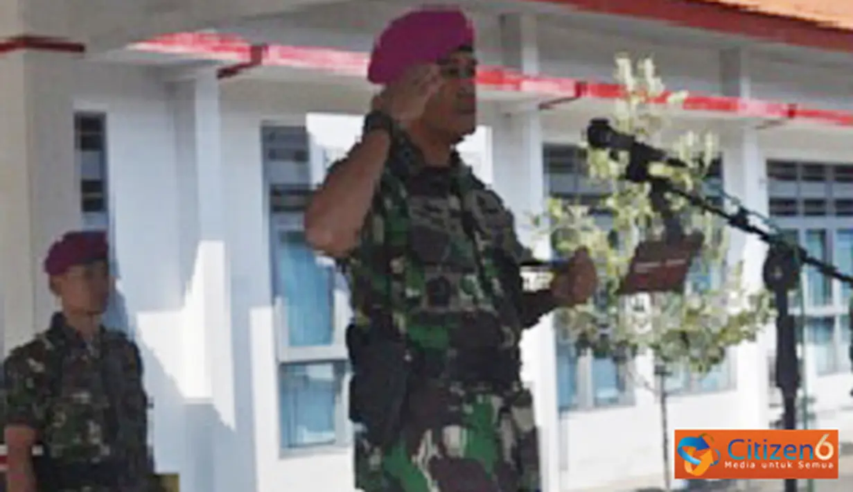 Citizen6, Surabaya: Sekitar 50 siswa Dikmaba PK Angkatan ke-31 TA. Korps Marini menjalani upacara penutupan pendidikan di lapangan apel Pusdik Infanteri Kodikmar Gunungsari Surabaya, Selasa (4/9). (Pengirim: Penkobangdikal)