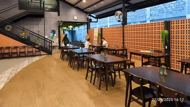 Rekomendasi Tempat Makan Enak di Dekat Stasiun Palur Solo