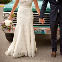 Jangan cuma memikirkan enak-enaknya, menikah muda juga ada tantangannya. (Foto: bknpk.com)