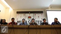Suasana konfrensi pers KPU terkait penutupan pendaftaran calon bupati & wakil bupati di 7 Kabupaten, Jakarta, Selasa (11/8/2015). (Liputan6.com/Faizal Fanani)