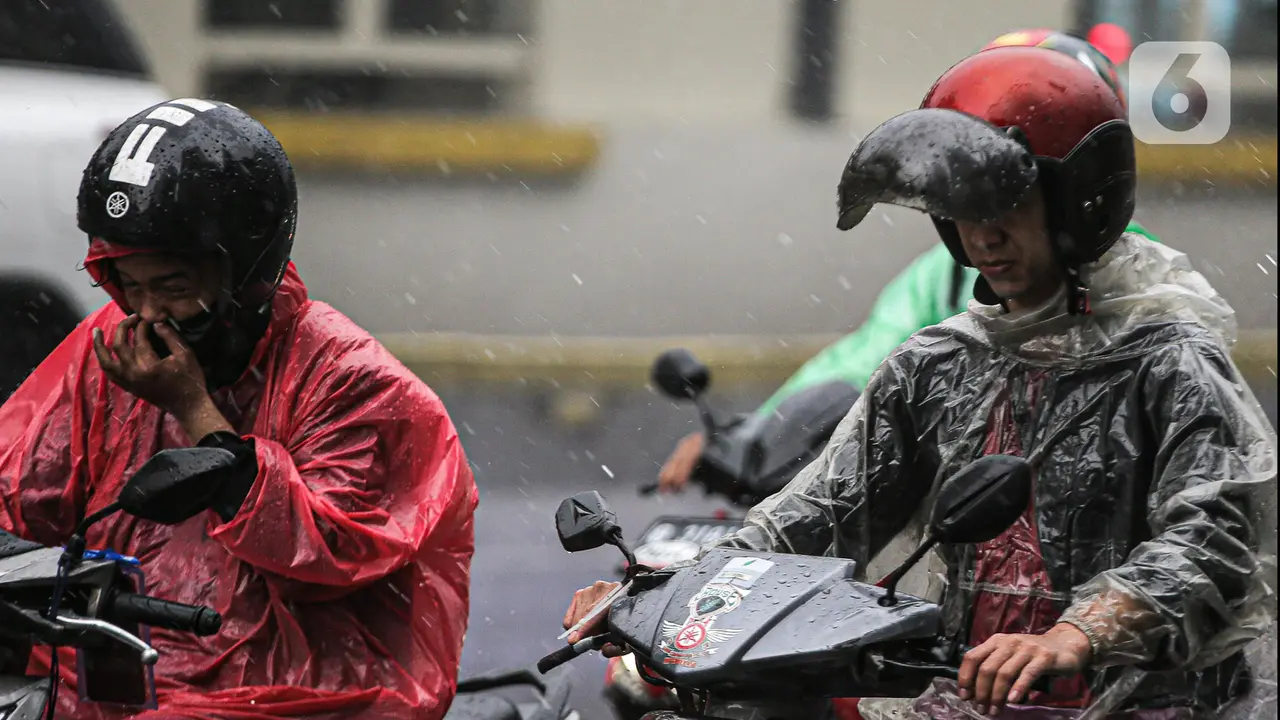 Pagi hari di akhir pekan, Minggu (10/12/2023), langit seluruh kota Jakarta diprediksi cerah berawan. Seperti itulah prakiraan cuaca hari ini.