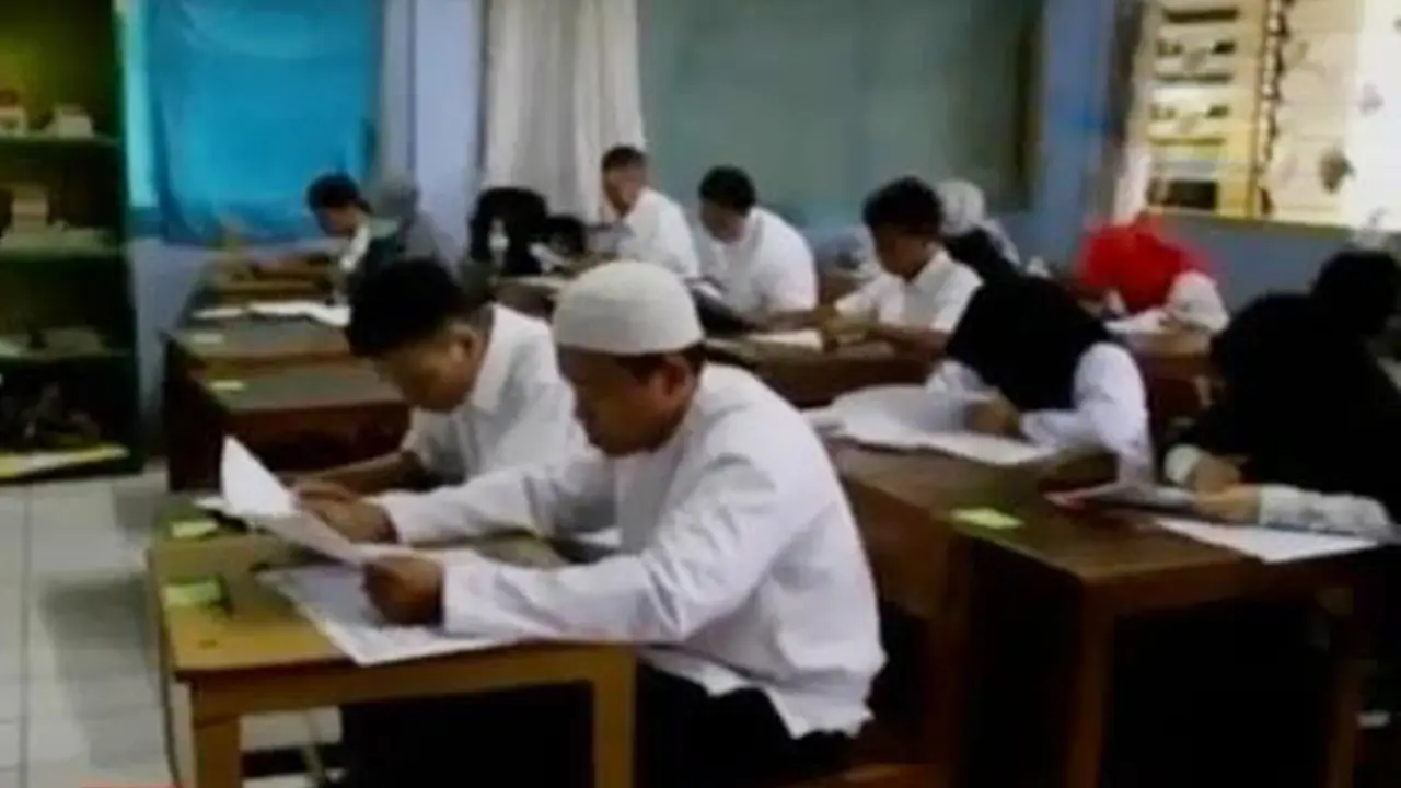 Segmen 3: Kakek 62 Tahun Jadi Peserta UN Tertua di Depok