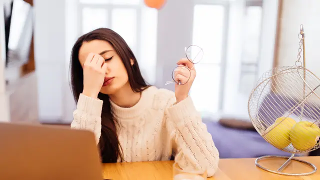 wanita juli sikap kurang baik