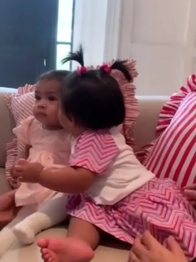 Disebut Duo Gemes dan Bestie Sejak Dini, Ini Momen Lily Anak Raffi-Nagita dan Humaira Anak Zaskia-Irwansyah saat Playdate