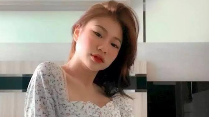 Vey Ruby Jane Tak Mau Jadi Model Vape yang Biasa-Biasa Saja - ShowBiz Liputan6.com