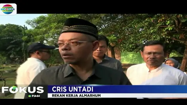 Menurut rekan kerja di Kementerian Perhubungan almarhum kerap menginap di tempat kerja untuk membantu menyelesaikan tugas-kerja rekan korban.