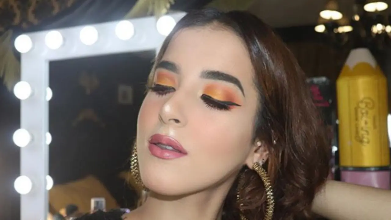 Suka Tampil Glamor? Gaya Makeup Tasya Farasya Patut Kamu Contoh
