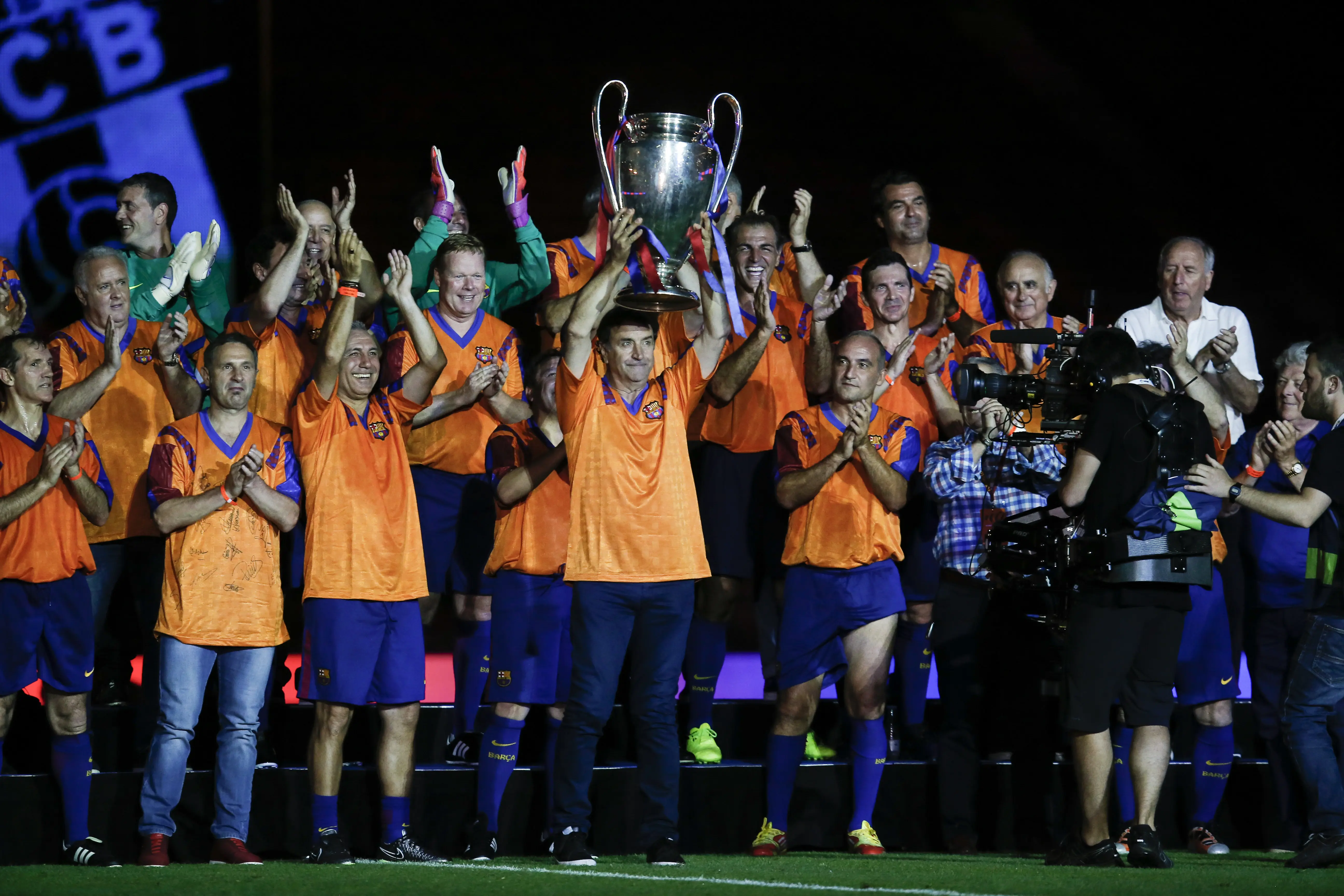 Pemain Barcelona era 1990-an termasuk Hristo Stoichkov saat mengenang jadi juara Liga Champions 1992 (PAU BARRENA / AFP)