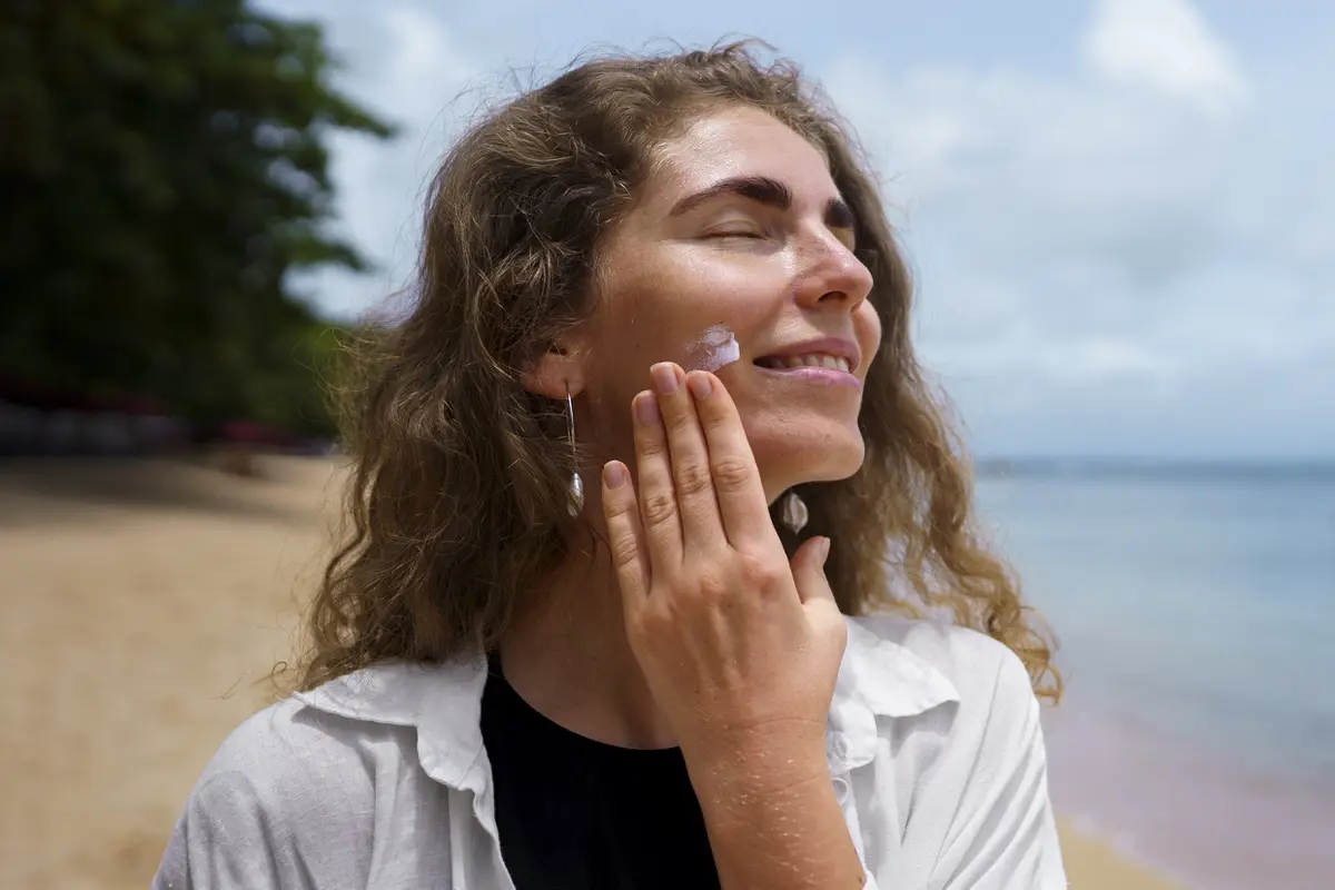 Menggunakan Sunscreen