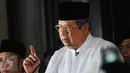 SBY membantah apa yang dikatakan mantan ketua KPK Antasari Azhar, dan menganggap pernyataan tersebut menyudutkan dirinya dan anaknya Agus Yudhoyono yang sedang mengikuti proses pilkada DKI, Jakarta, Selasa (15/2). (Liputan6.com/Angga Yuniar)