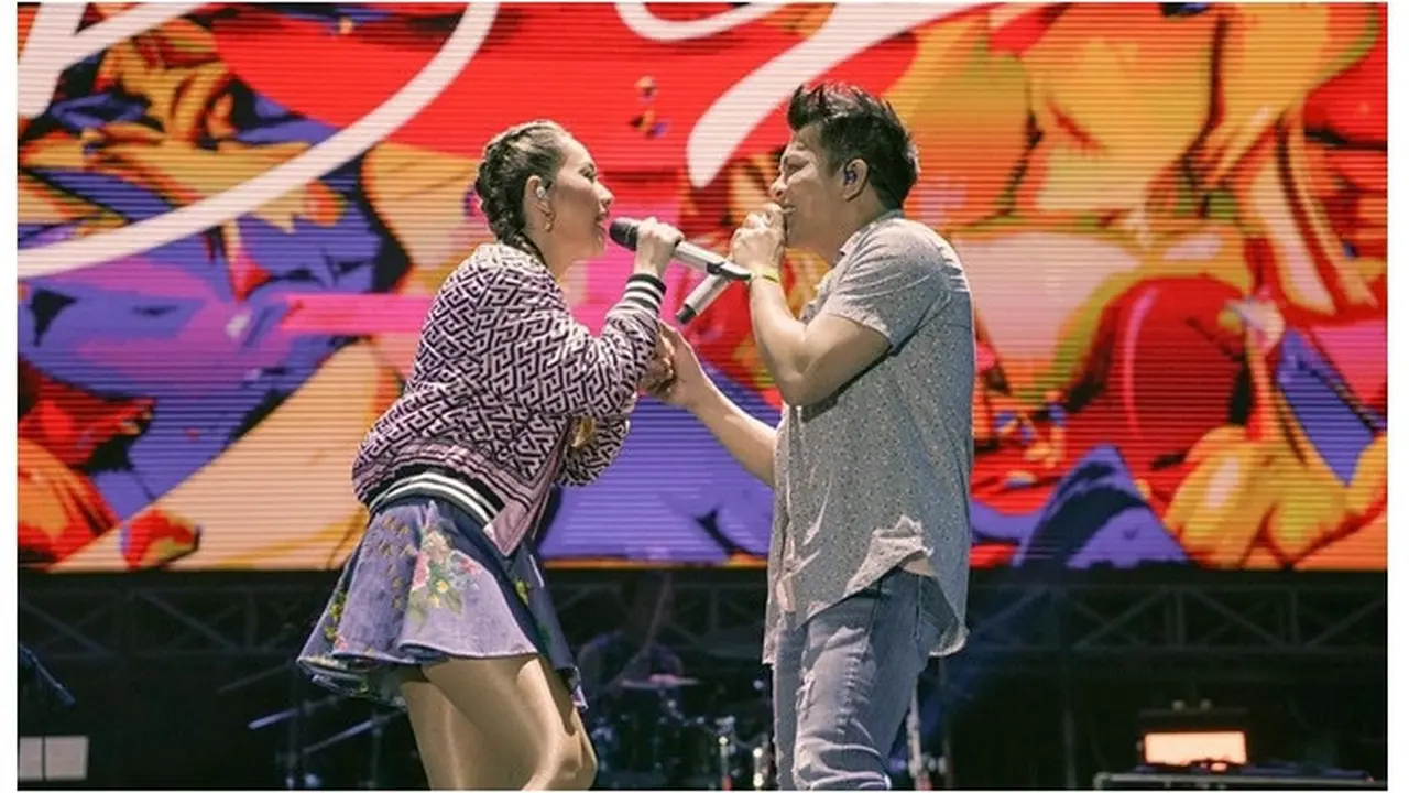 6 Potret Bunga Citra Lestari dan Ariel NOAH Duet di Atas Panggung, Bikin Baper