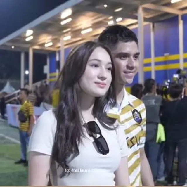 7 Potret kemesraan Al Ghazali dan Laura Moane saat Main Bola Ini Bikin Penggemar Baper