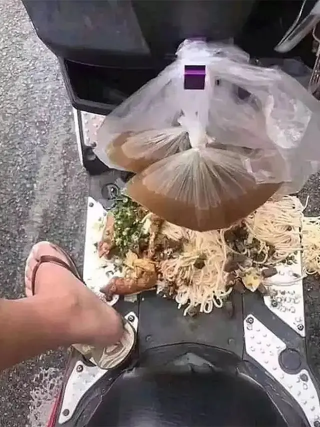 10 Momen Apes saat Akan Makan Ini Nyesek Banget, Bikin Elus Dada