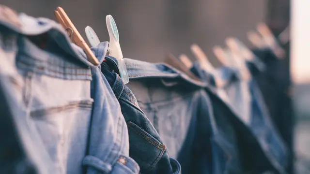 Berapa Lama Virus Covid-19 Bisa Bertahan di Pakaian? Ini Penjelasannya Menurut Ahli