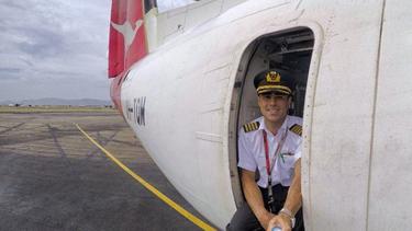 Pilot Ganteng Ini Hidupnya Bikin Iri Banyak Orang Fimela Fimela Com