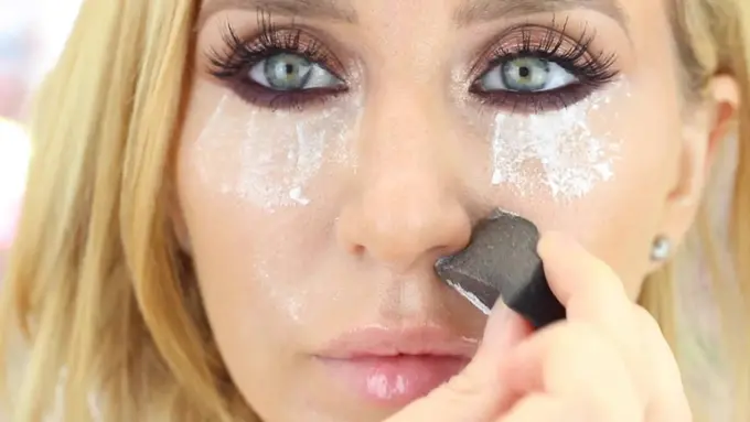 Supaya Nggak Belang, Ini Cara Menggunakan Concealer yang Tepat