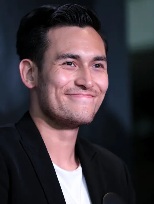 Baginya seorang aktor yang telah memerankan banyak judul sinetron dan film itu, nyaman akan membuatnya mati dalam kariernya. Dan orang akan bosan melihatnya. (Adrian Putra/Bintang.com)