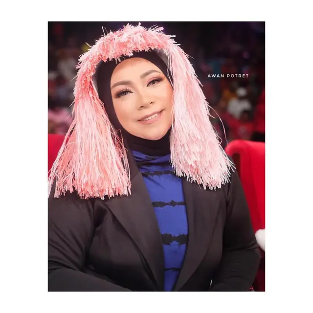 Fashion Item Melly Goeslaw dari Bahan Tak Biasa (sumber: Instagram.com/melly_goeslaw)