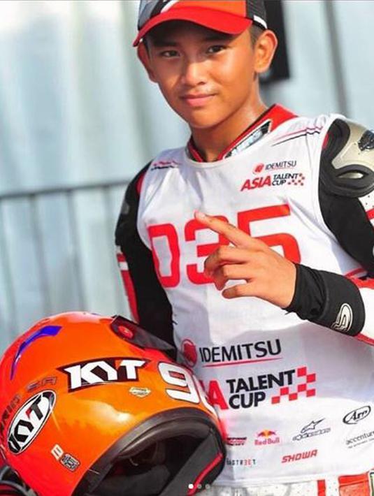 Mario Suryo Aji jadi yang terbaik di kelas AP250. Dari tiga sesi latihan bebas di Buriram International Circuit, Jumat (2/3), Mario mencatatkan waktu tercepat 1 menit 53.106 detik yang diraih di sesi latihan bebas kedua. (instagram.com/marios.a96/)