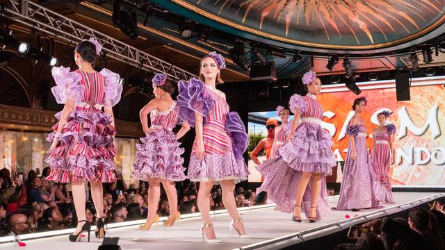 Fashion show batik rancangan Novie Sasmita di ajang bergengsi New York Fashion Week 2022