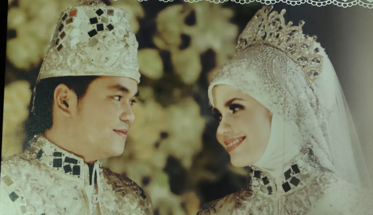 Saat keduanya bertemu di Jakarta, ternyata Dila telah memiliki pasangan. Indra pun akhirnya mundur pelan-pelan. (Bintang.com/Repro: Nurwahyunan)