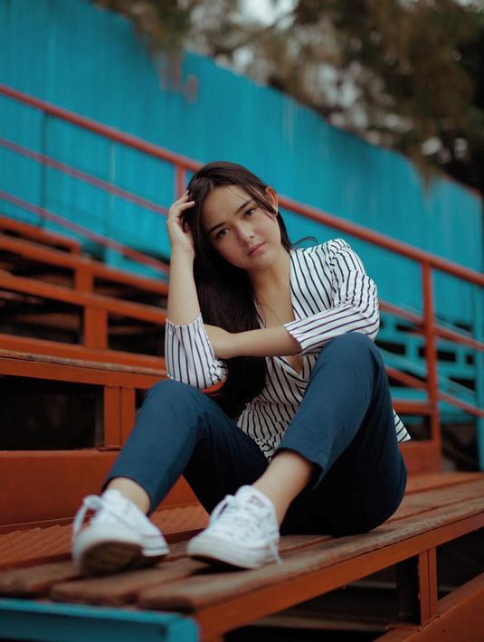 FOTO: Gaya Kasual Amanda Manopo, Simpel dan Menawan - Hot ...