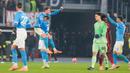 Hasil ini membuat Napoli naik ke posisi dua dengan 28 poin, sama dengan AC Milan di puncak klasemen, namun kalah selisih gol. (AP Photo/Gregorio Borgia)