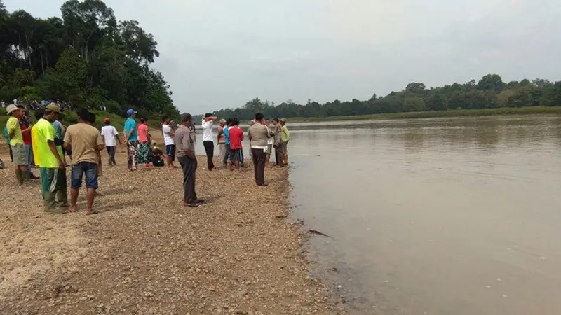 Emak-Emak Jambi Hilang Diseret Buaya