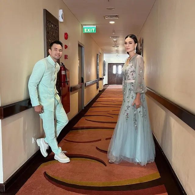 Raffi Ahmad dan Luna Maya Jadi MC
