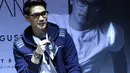 Album Sides resmi dirilis pada Rabu, (31/8) dengan berisi 13 track song list di dalamnya. Dua sisi Afgan yang berbeda ditonjolkan dalam albumnya ini. (Nurwahyunan/Bintang.com)