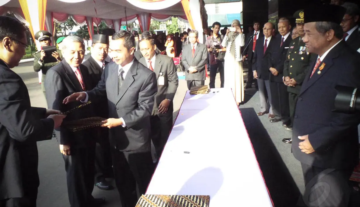 Dalam acara ini, hadir perwakilan rektor dari seluruh universitas tersebut kecuali dari UI, yang akan menyusul, Jakarta, Minggu (17/8/14). (Liputan6.com/Faizal Fanani) 