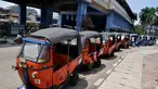 Rencana peremajaan bajaj bermesin dua tak oleh Pemprov DKI Jakarta terus berusaha direalisasikan, (25/10/14). (Liputan6.com/Miftahul Hayat) 