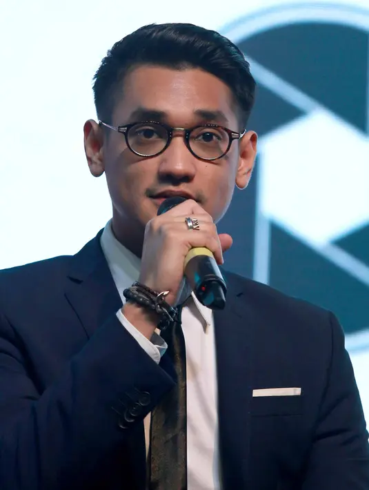 Ia tidak bisa bersama menjalankan umrah, lantaran ada pekerjaan lain. Ia hanya menitip doa, agar selalu diberi kesehatan. Dan juga mengenai kedekatannya selalu diberikan yang terbaik. (Nurwahyunan/Bintang.com)